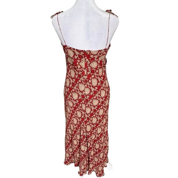 J. Crew Sleeveless Tie Shoulder Red Patterned Zip Back V-Neck Silk Dress. 6. - Picture 3 of 11